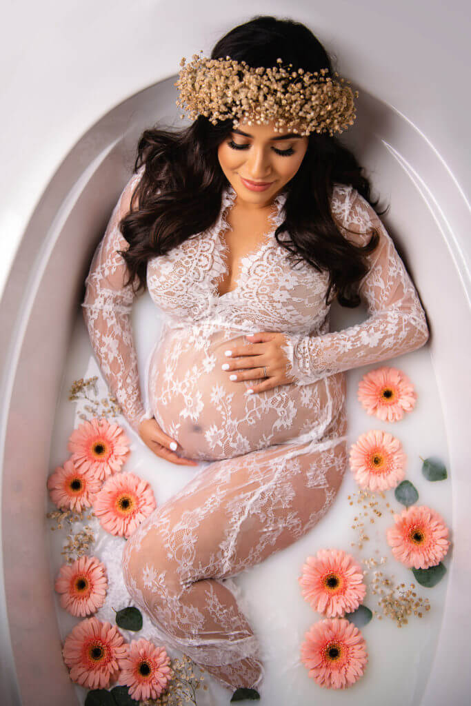 What is a maternity milk bath session?