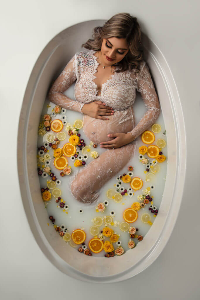 https://www.stephanyficut.com/wp-content/uploads/2021/01/yellow-floral-maternity-milk-bath-session-683x1024.jpg