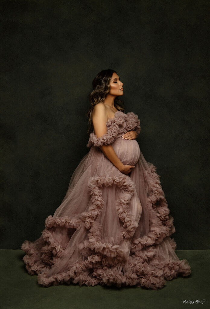 2022 Maternity Photoshoot Dress Trends